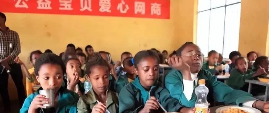 为实现零饥饿，我国为7国小学生提供免费早午餐和营养包，目前已经为缅甸、尼泊尔、柬