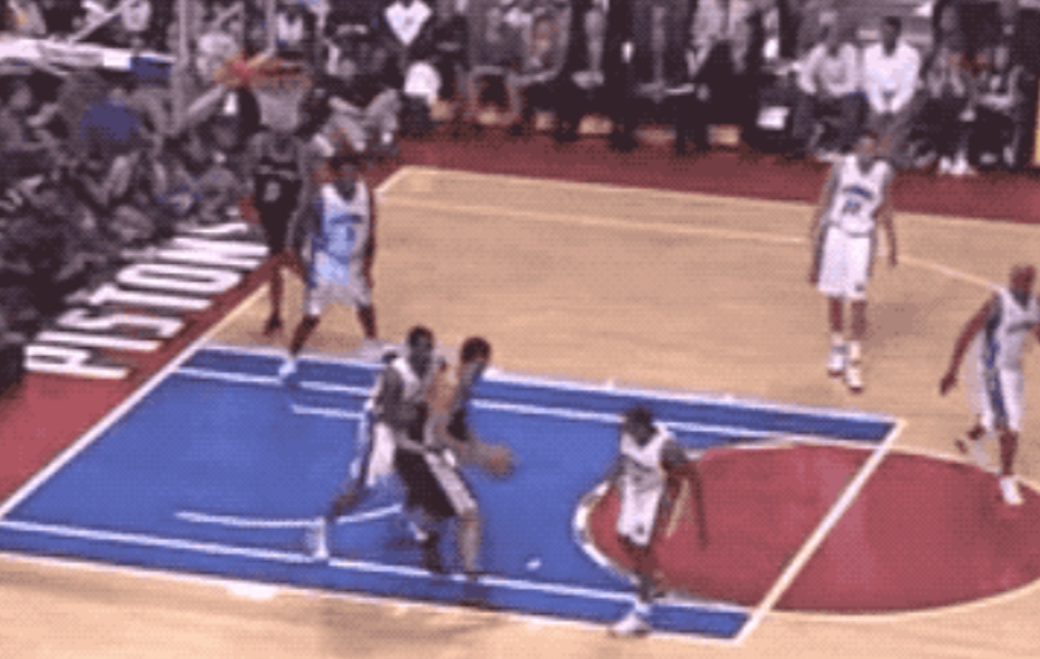 篮坛糙哥？一探邓肯基本功与现代NBA球员的真实差距！面对防守，邓肯往往是以一种极