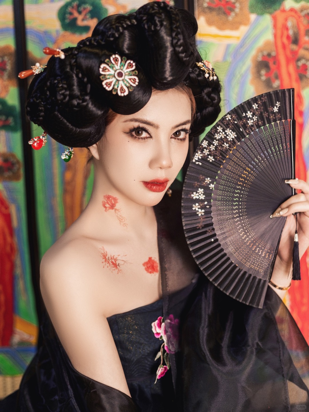 宝儿‼️在逃朝鲜公主拍照攻略看这一篇够啦
关于 服装 妆容 拍摄 和后期的贴心分