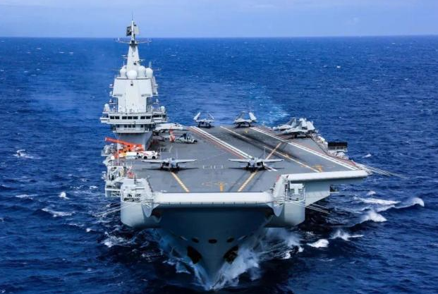 山东舰航母编队10艘战舰一览：
山东舰，2艘055大驱，3艘052D驱逐舰，3艘