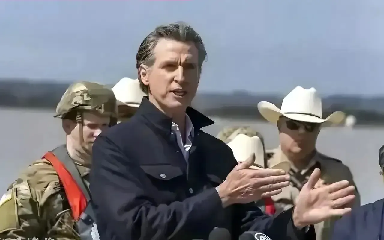 这消息有点雷人啊，如果成真，对美丽国将是致命打击。美国加州州长加文·纽森宣布下周