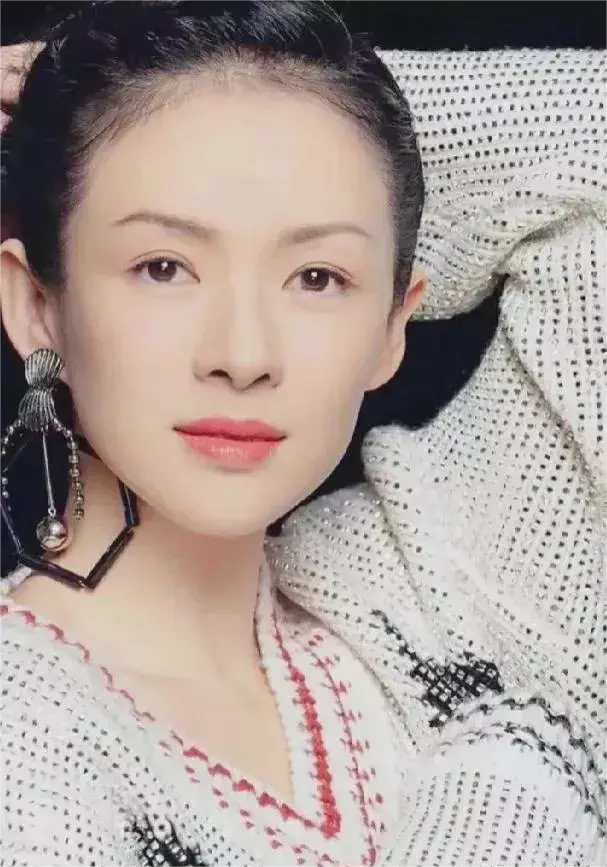 汪峰爆料章子怡三大怪癖：
1、给男人掏耳朵
2、看直播开蚌
3、听人叫“老板娘”