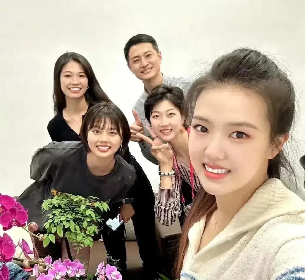 【挤走朱婷，孤立李盈莹，害群之马的“闺蜜帮”必须彻底根除】
“闺蜜帮”逐渐明朗公