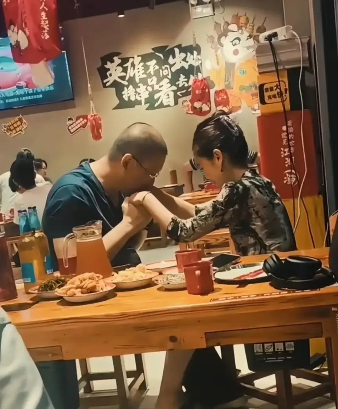 我该怎么办？这是我姐。