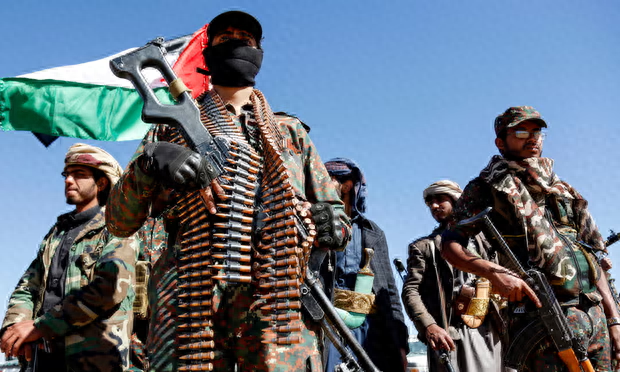 胡塞武装再次承诺，中国船只可安全通过红海。据塔斯社19日报道，胡塞武装政治局成员