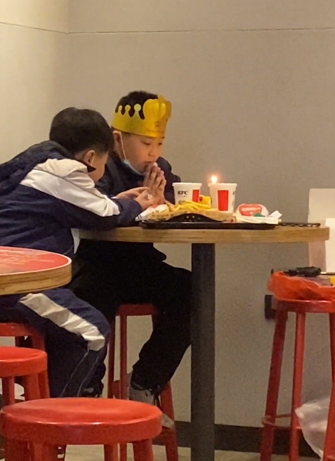给小朋友零花钱是必要的。[心] ​​​