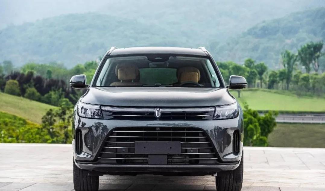 今年车市最大的笑话？
问界大卖，理想慌了！
从目前的情况来看理想确实有点慌，因为