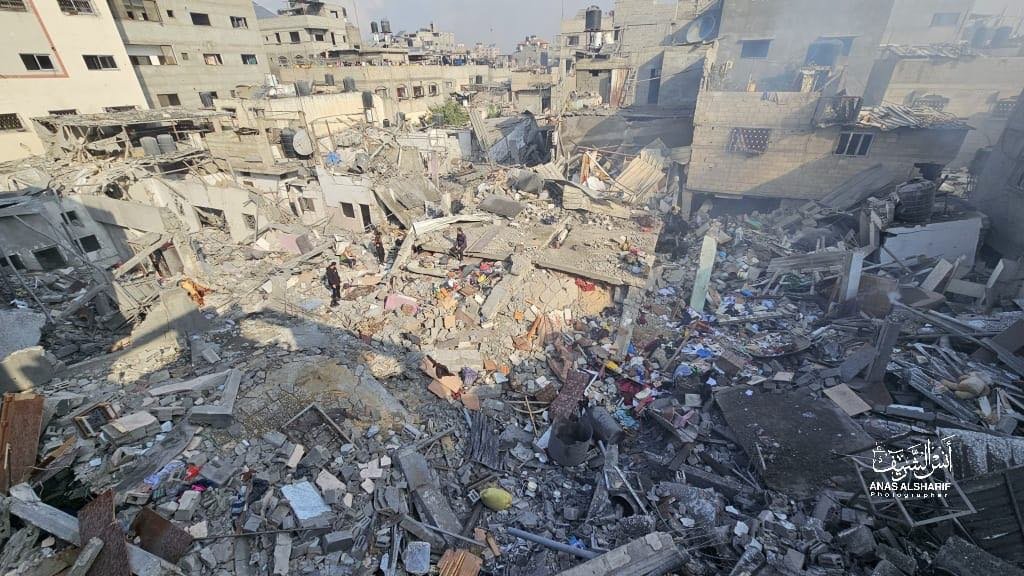 巴勒斯坦信息中心：以色列占领军摧毁了贾巴利亚营地“2 号街区”的一个住宅广场，导