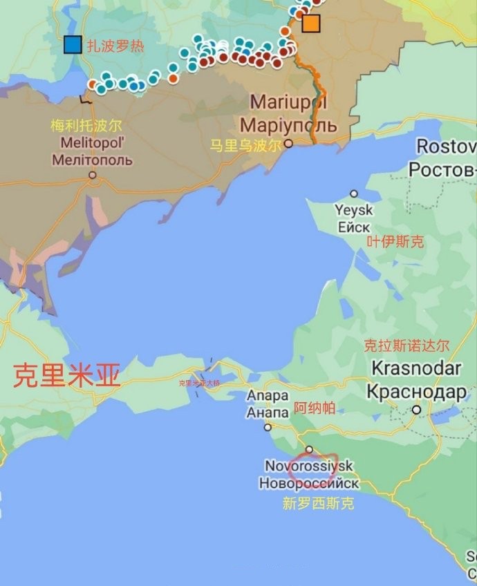 今天凌晨，乌克兰无人艇突袭了俄罗斯黑海港口城市新罗西斯克，俄军海岸警卫队猛烈开火