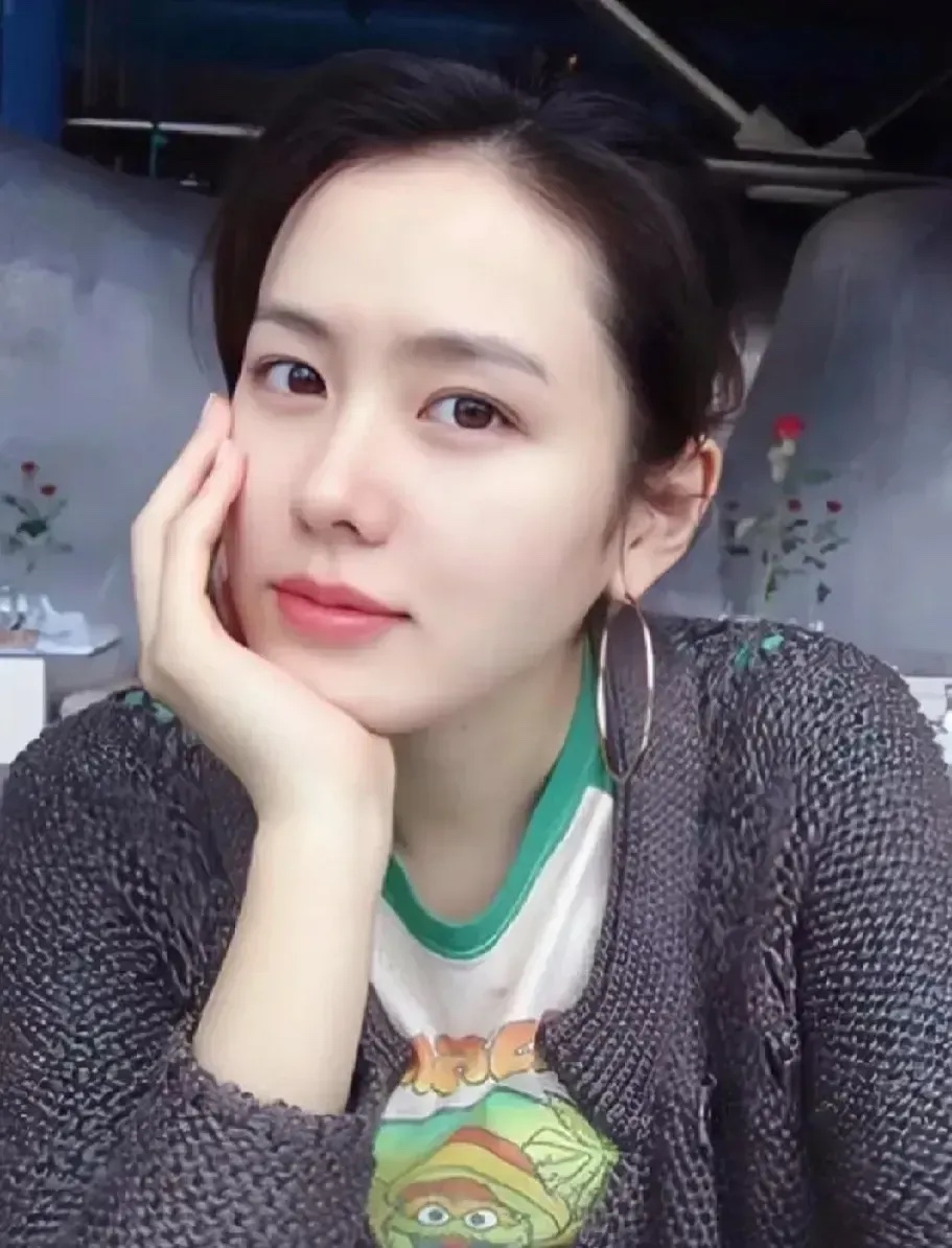 早上办完事情后，老公突然告诉我不想把工资交给我了。我立刻回应说，那我们就离婚吧，