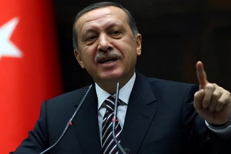 打蛇打七寸，土耳其超4500名抗议者集结上千艘船，是要断以色列活路？据以媒报道，