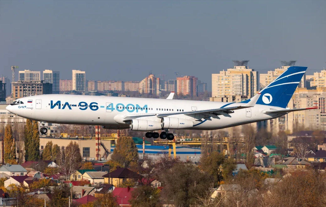 俄罗斯其实在飞机制造领域是远远领先我们的，而且差距还不小。无论是在军用飞机还是在