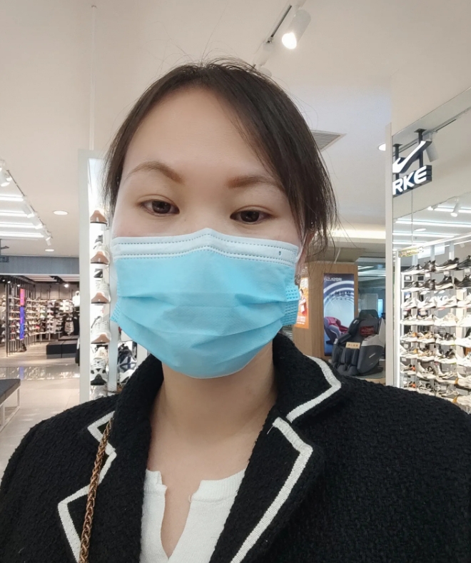 老公今晚上运动完，没洗澡就要去睡觉，我说你这样也不舒服啊！还是洗洗再睡吧！可老公