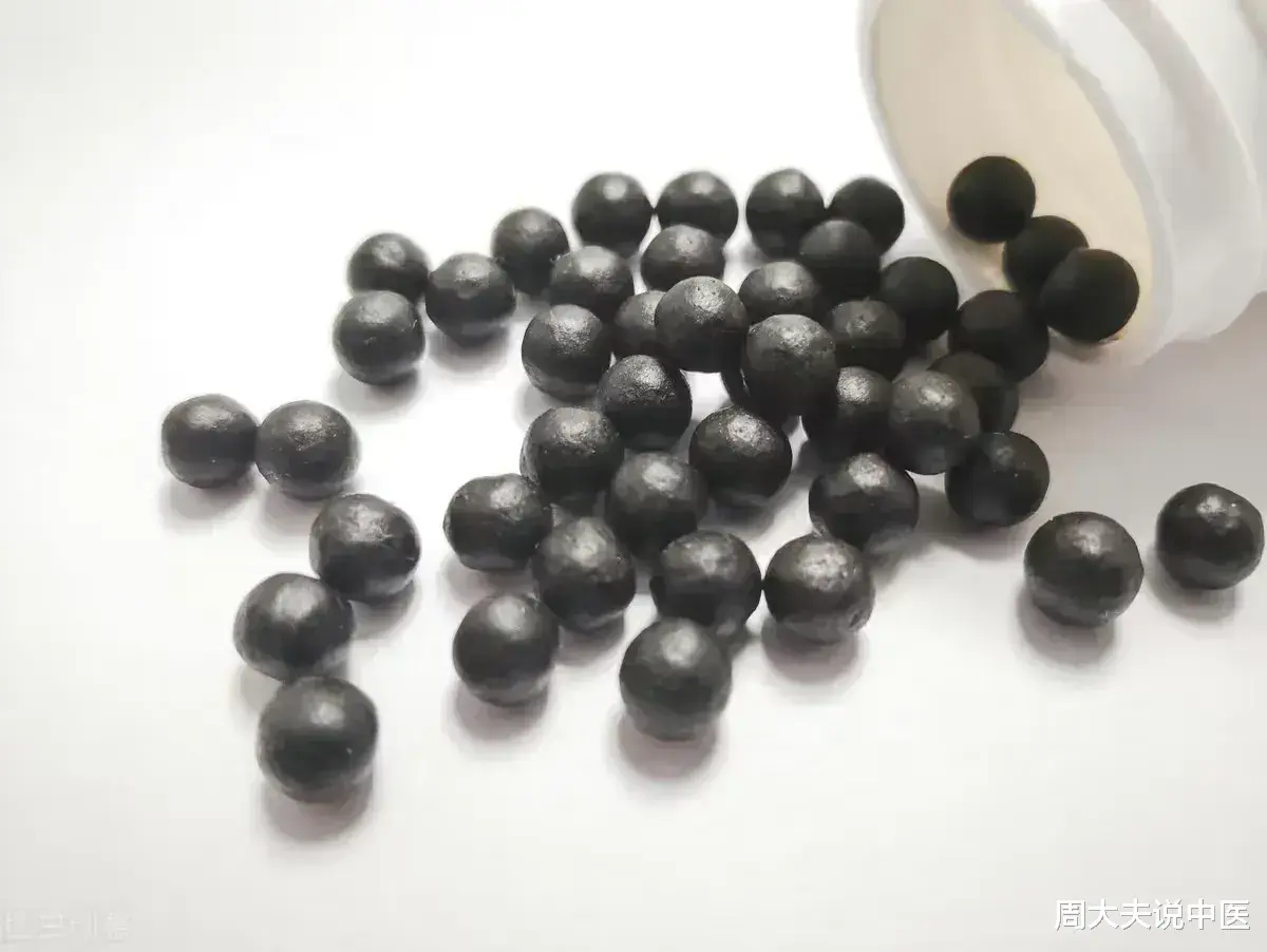 补足阳气, 避免上火: 早金匮肾气丸, 午健脾丸, 晚桂枝茯苓丸