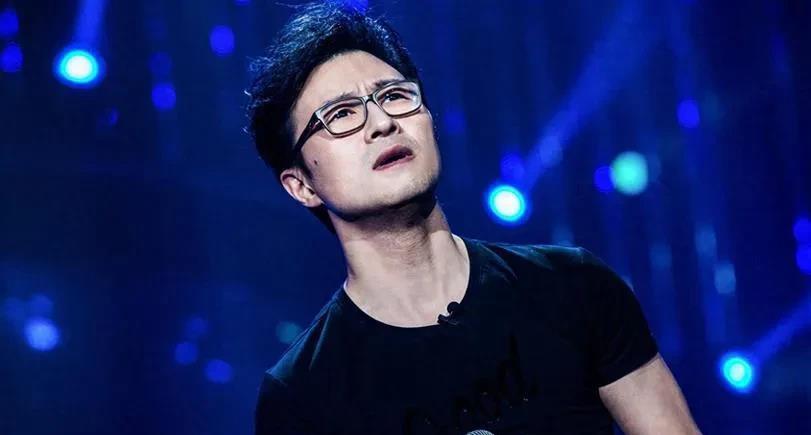 话说汪峰的情路是真的很曲折啊 
第一任：齐丹1998年相识，2003年12月12