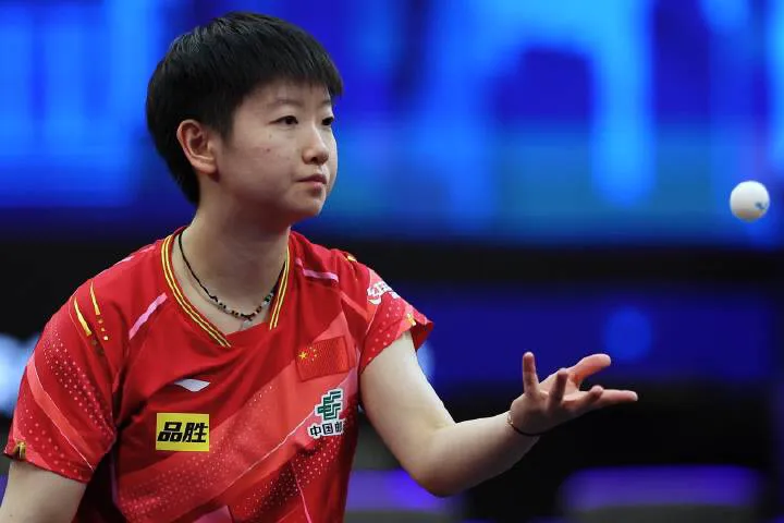 张本美和现在体会到了她哥哥的痛苦了，国乒就是那座无法逾越的大山，0:3干净利落的