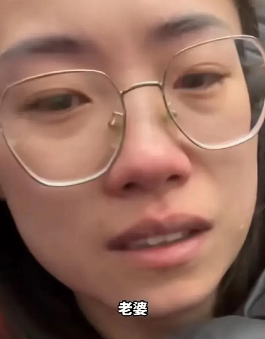 天津一男子连续工作两天两夜，筋疲力尽，下班看到妻子，抱着妻子眼泪瞬间滚滚而下。妻