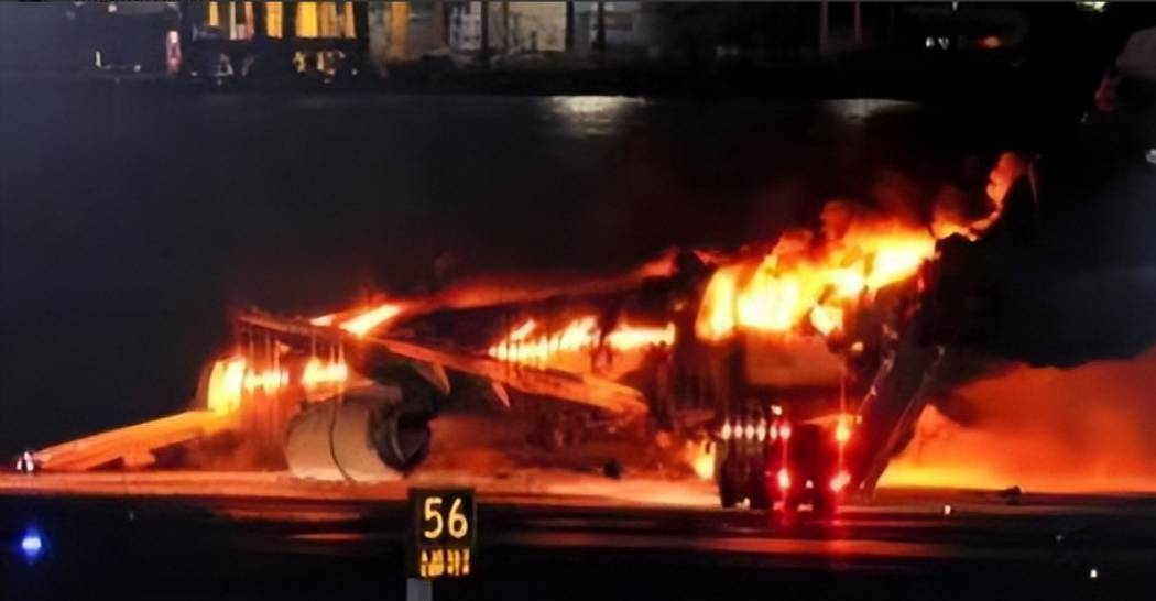 今夜，一个悲剧在夜空中轮番上演，震撼了整个世界。一架赫赫有名的空客A350客机，