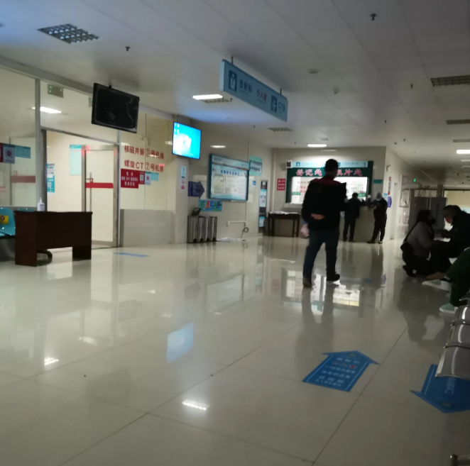 在医疗腐败的风头上，公公住院了，我和老公给主治医生送了一个红包。没想到，转头医生