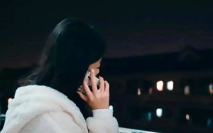 半夜接到去世亲人电话是什么感觉？蓉城女子每到午夜便会接到已逝前夫来电