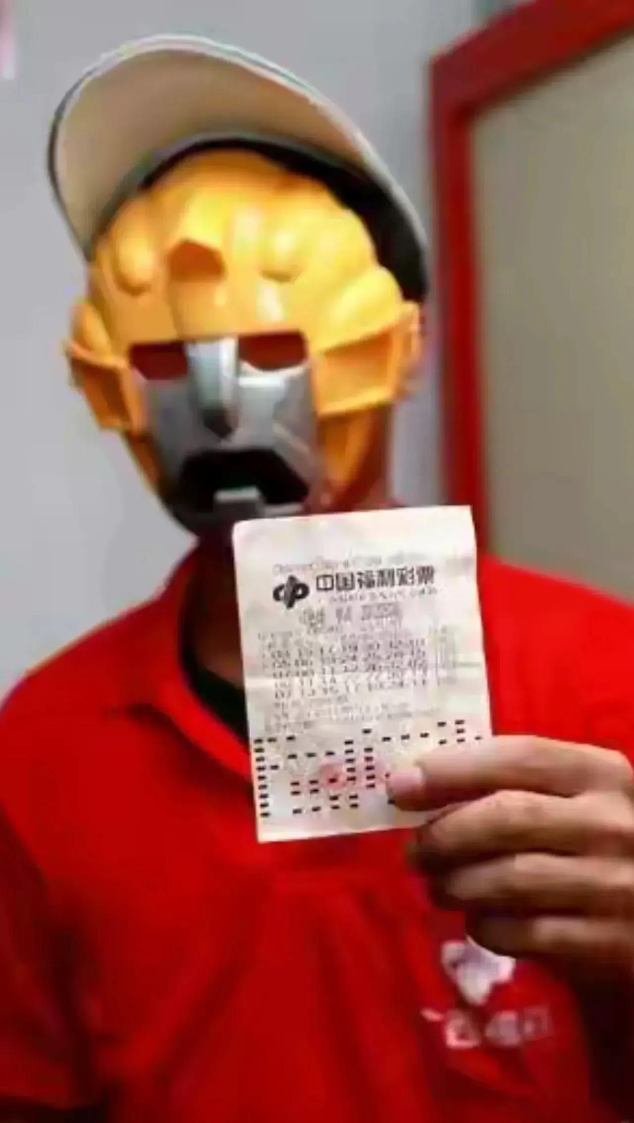 “得奖主现身了，官方也出声明了，江西中2.2亿福利彩票事件可以大结局了！”根本没