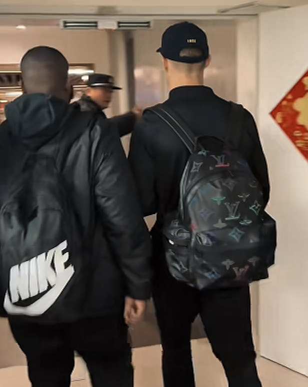 C罗离开中国！主办方彻底摆烂，大巴车都变了，球迷行为暖心
1月26日，利雅得胜利