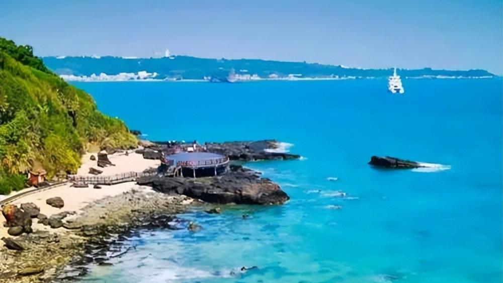 被预言是“下一个三亚”！去国内唯一能看鲸鱼的小岛！比万宁好玩，正适合去过25℃的冬天