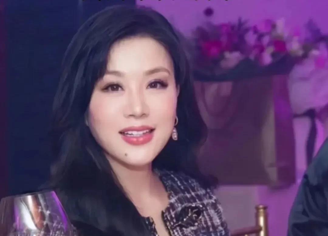 
2023贵州省遵义市最新女富豪揭晓；杨小娟，女，1970年出生于贵州省赤水市，