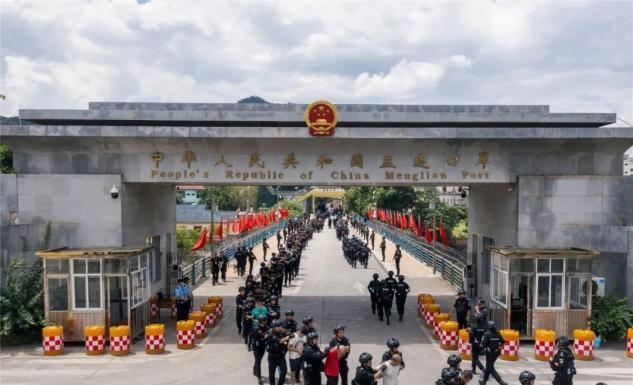 中国特警边境集结，押回缅北1207名电信诈骗嫌疑人

公安部网站9月8日通报称，