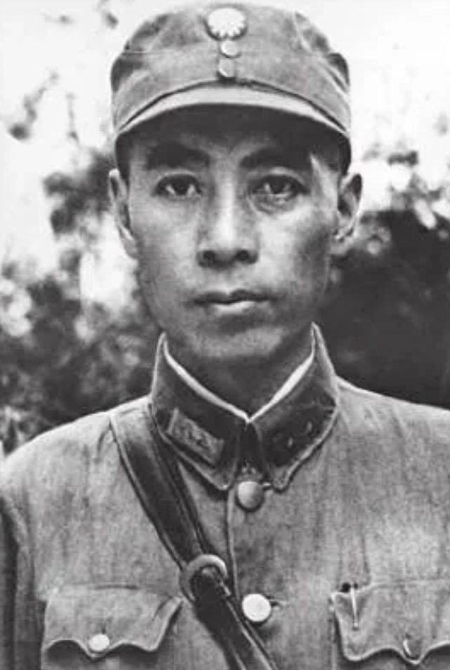 蒋介石与周总理谈判，一开口就颐指气使地说：“恩来，你是我的部下，你应该听我的话”