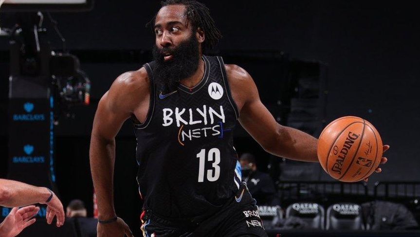 登子不错。全场6记三分，拿下29分6篮板8助攻2抢断，从9连胜期间到现在。登子状