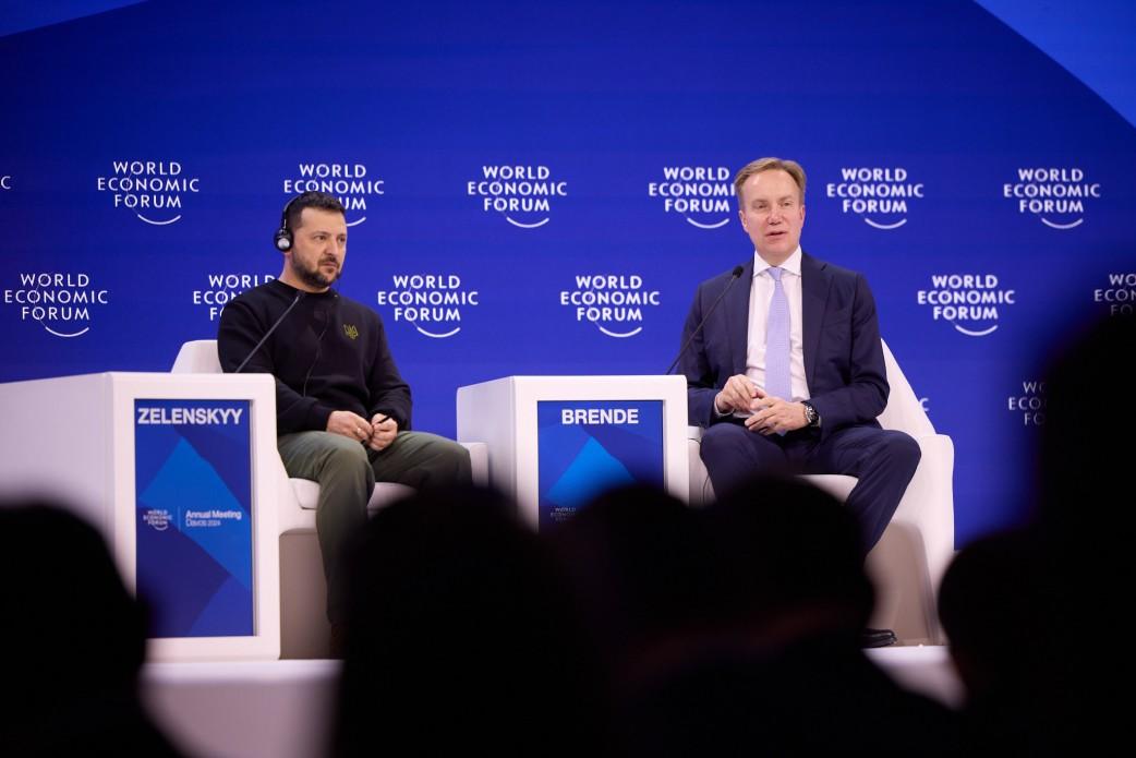 据今日俄罗斯报道，泽连斯基威胁普京全家将面临刑事审判和监禁，甚至诅咒普京及其包括