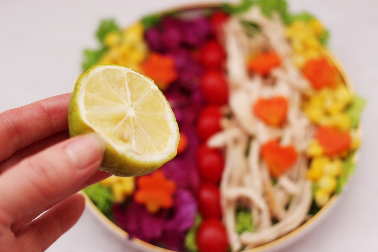 夏日轻食：养生蔬菜的清凉盛宴第1张-醋盆生活网