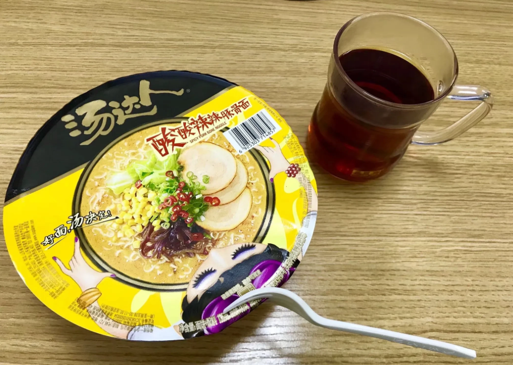 医生值夜班之怪现象：一、零点左右必来病号：你刚刚收拾完，脑袋一挨枕头，来了，就是