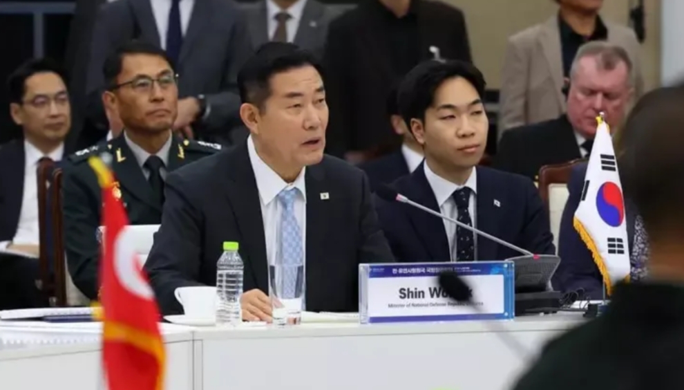 韩国国防部长官申元植11月14日表示，“如果朝鲜战争时帮助过朝鲜的国家再次出面为