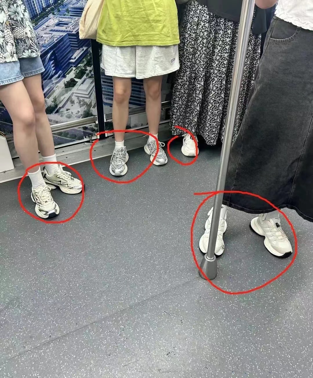 不懂就问，现在00后的消费观真的在满满转变吗？以前大街上随处可见的阿迪和耐克现在