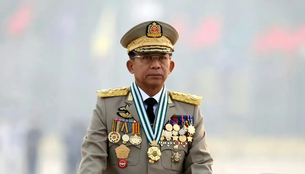敏昂莱表示，一些外国专家目前正在缅北地区指导当地的武装组织，帮助他们运用无人机进
