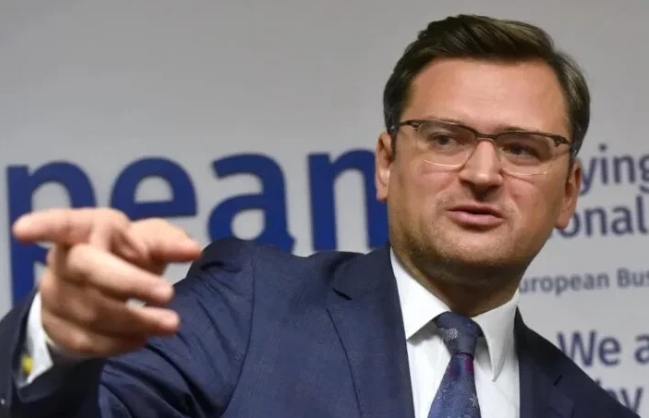 “如果那些劝说乌克兰将土地割让给俄罗斯换取加入北约资格的‘好心人’能主动向自己的