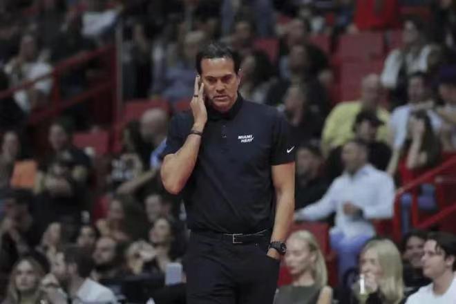 据悉迈阿密热火队主教练斯波尔斯特拉宣布离婚，在早些时候，他已经宣布和他的妻子尼基