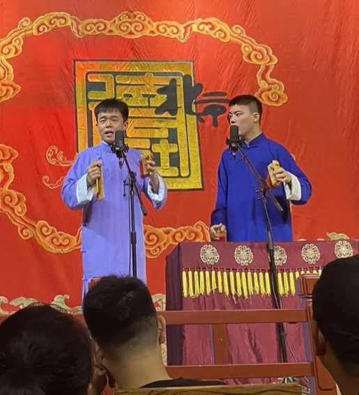 一男子出差北京，以280元买了一张德云社演出门票，演出结束后，他说出了很多人不敢