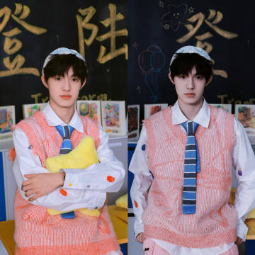 今年过年串门走亲戚，遇到一个好乖好乖的小男孩。

刚进门他就帮我拿拖鞋，“姐姐穿