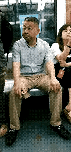 人不可貌相，表面正人君子，背后小人的写照！看着仪表堂堂，人不佩德！！！