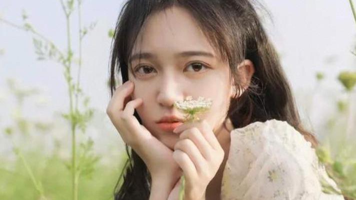 霸凌女致使我终生残疾，但她哥哥却莫名喜欢我，于是我借机成了她的大嫂......