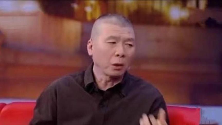 “脸肿胀得跟个馒头一样”，演什么都拉胯