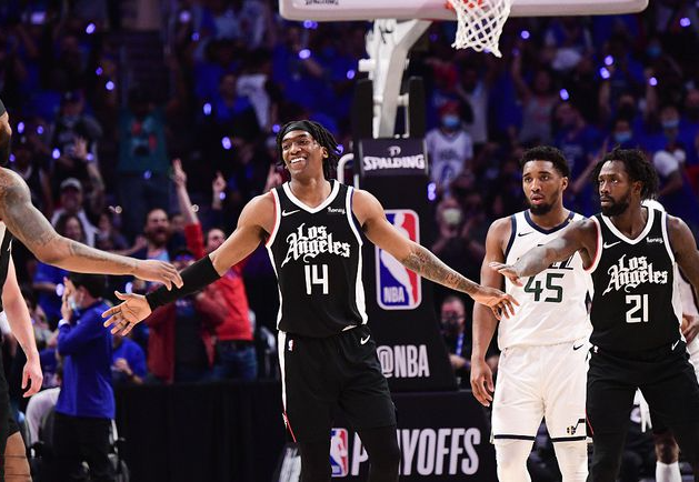 NBA一夜更新了6大“病号”
1、詹姆斯，湖人领袖，因左脚踝肌腱炎缺席今日战森林