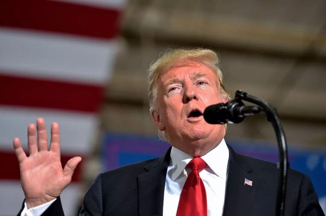 特朗普这是疯了吗？决定对中国商品征收60%关税。在美国当地时间29日，特朗普声称