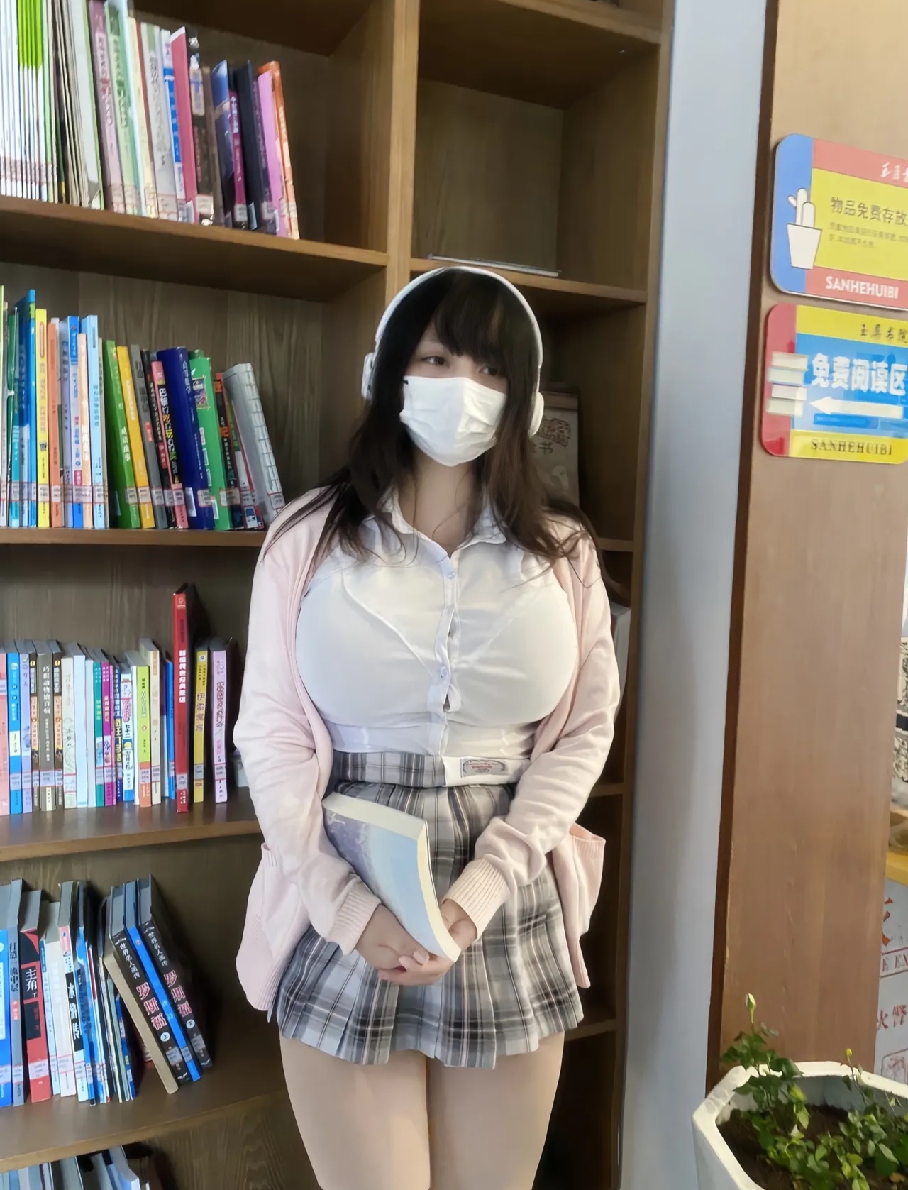 也许百褶裙是最能代表女孩子青春时光的服饰了吧！
