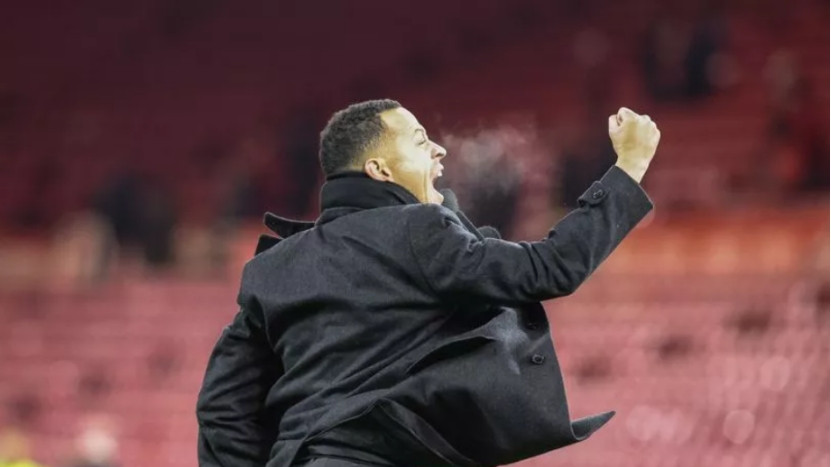 比中场休息时感觉好！我和球员们谈了很多