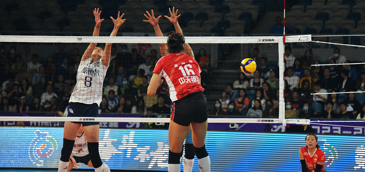 女排联赛第6轮，前几轮发挥比较平淡的江苏女排队长龚翔宇，在对阵深圳队的比赛中，终