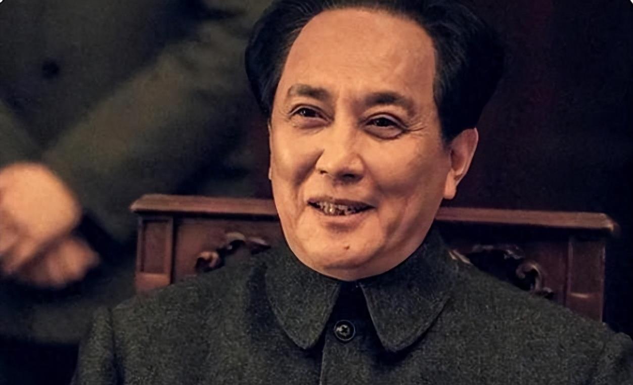 醒醒吧!没巨人气质就别硬演周总理了，你是当观众瞎吗